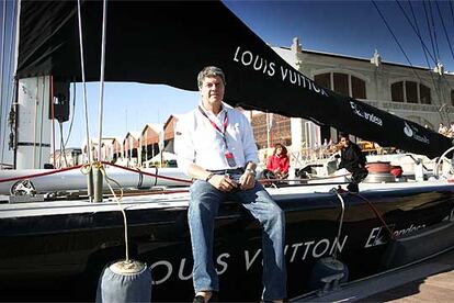 El presidente de Louis Vuitton, Yves Carcelle, ayer en el puerto de Valencia.