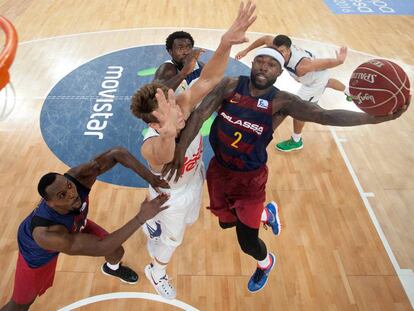 El Barcelona y el Valencia se enfrentan en la liga de baloncesto