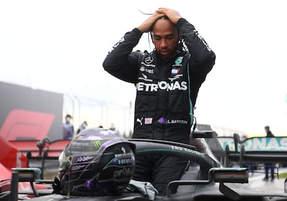 Lewis Hamilton celebra su séptimo Mundial de Fórmula 1 tras ganar este domingo el Gran Premio de Turquía.