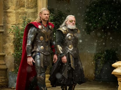 Chris Hemsworth y Anthony Hopkins, en el filme.