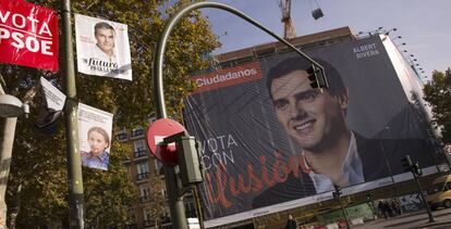 Carteles electorales de las pasadas elecciones de diciembre.