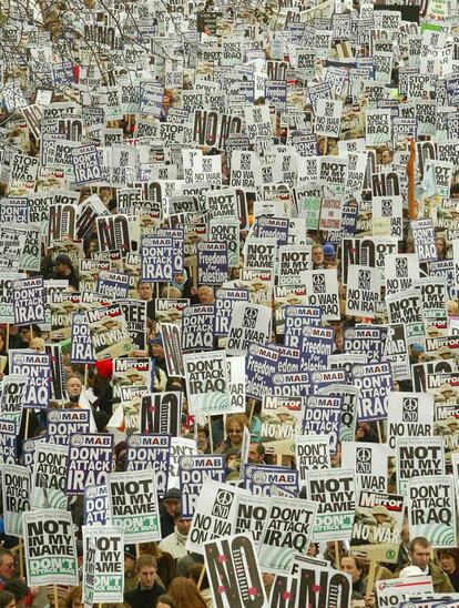 Londres, 15/02/2003. Cientos de miles de personas se manifiestan por el centro de Londres por la Paz. La mayor protesta contra la guerra desde la de Vietnam.