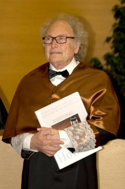 Eduard Punset fue investido doctor honoris causa por la Universitat de les Illes Balears (UIB) en 2011.