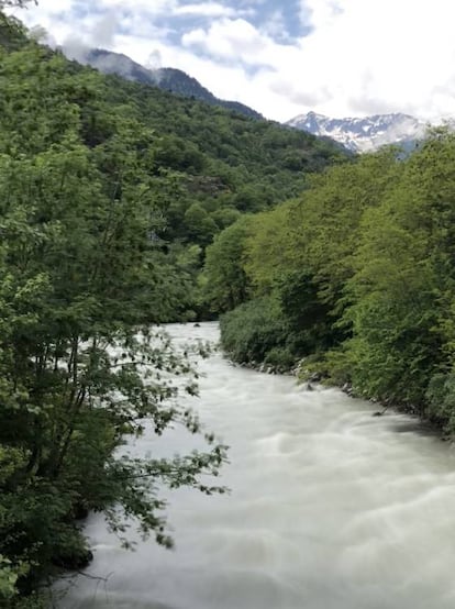 Así de bonito baja el Garona en Les