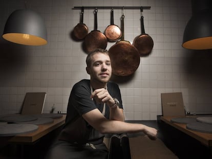 El chef Víctor en su restaurante Membibre.