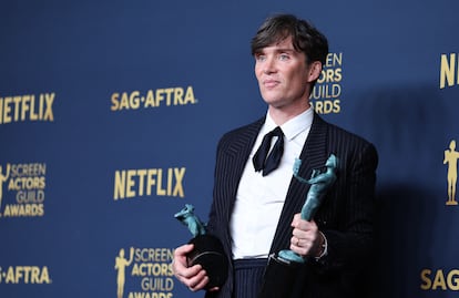 Cillian Murphy poses with the award Male Actor in a Leading Role for Oppenheimer at the 30th Screen Actors Guild Awards, in Los Angeles, California, U.S., February 24, 2024. 