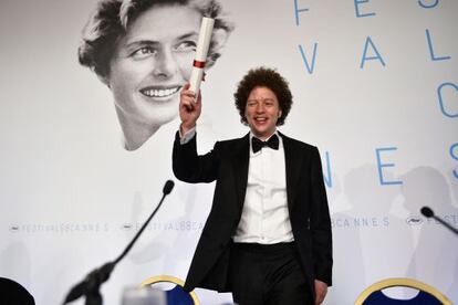 Michel Franco, tras ser premiado en Cannes.