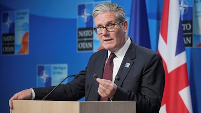El primer ministro británico, Keir Starmer, en rueda de prensa este miércoles en La Haya, en Países Bajos.