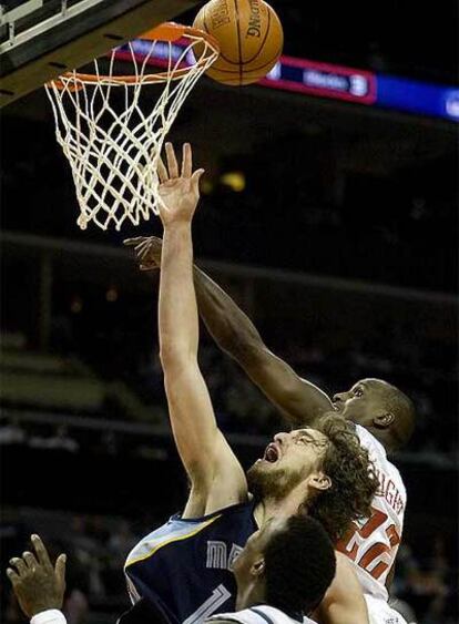 Gasol durante el partido contra los Bobcats de Charlotte