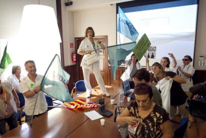 Empleados del Instituto Catalán de Salud obligan a suspender la reunión sobre recortes.