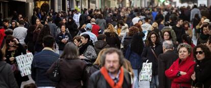 Consumidores en la calle Preciados