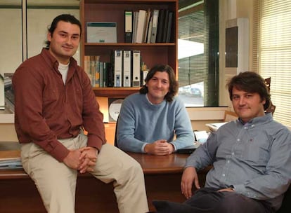 Alfredo Puche, Carlos Navarro, consejero delegado, y Gonzalo Navarro (derecha), fundadores de Siliken.