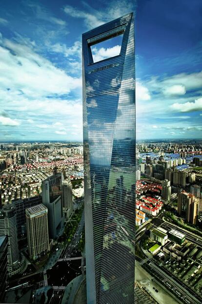 El Shanghai World Financial Center se eleva 492 metros, pero pronto habrá otra torre más alta en la capital económica y financiera de China.