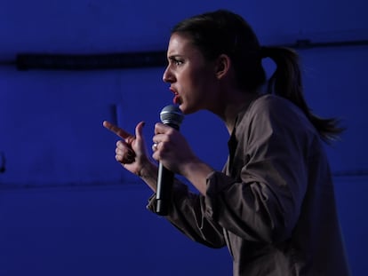 La ministra de Igualdad, Irene Montero, interviene en el encuentro feminista 'La fuerza que transforma', en el espacio Ventas, a 4 de marzo de 2023, en Madrid (España). Podemos ha organizado hoy un encuentro feminista con candidatas autonómicas de la formación a los comicios del 28-M y en vísperas de la celebración del 8M, el Día Internacional de la Mujer. El evento se despliega a tres días del debate en el pleno del Congreso sobre la toma en consideración del debate de la proposición de ley que el PSOE registró en solitario para reformar la ley 'solo sí es sí' y que ha generado tensión con los morados.
04 MARZO 2023;MUJER;8M;FEMINISMO;FEMINISTA
Fernando Sánchez / Europa Press
04/03/2023