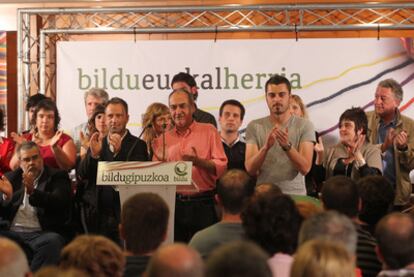 Presentación de los candidatos de Bildu a la Diputación de Guipúzcoa. En el centro, el cabeza de lista, Martín Garitano.