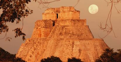 Pirámide del Adivino, en Uxmal (Yucatán).