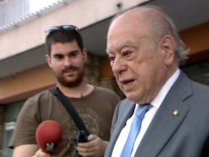 Jordi Pujol, a la salida de su domicilio en Barcelona en la ma&ntilde;ana del lunes.