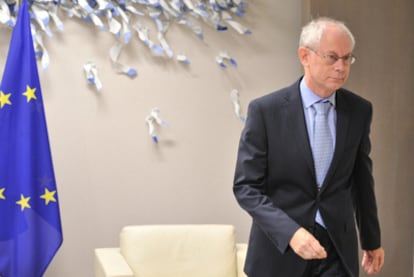 El presidente del Consejo Europeo, Herman Van Rompuy, a su llegada a la reunión de ayer en Bruselas