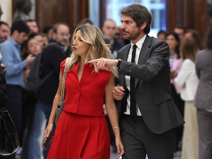 Yolanda Díaz y Ernest Urtasun se reúnen este miércoles durante la sesión de control al Gobierno en el Congreso.