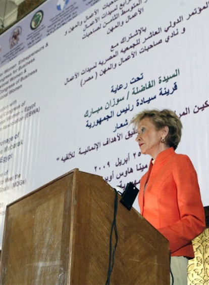 La vicepresidenta primera del Gobierno, María Teresa Fernández de la Vega, durante su discurso en la clausura del IV Congreso Africano de Mujeres Empresarias