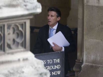 Sebastian Coe a su llegada al Parlamento brit&aacute;nico.