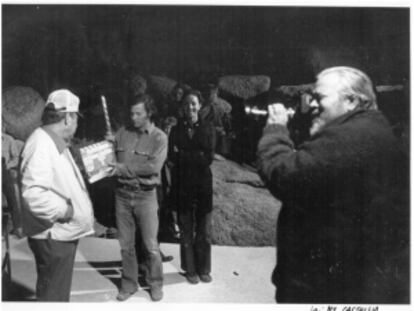 Orson Welles (derecha), en el rodaje de 'La otra cara del viento'.