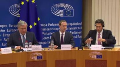 Comparecencia de Mark Zuckerberg (centro) en el Parlamento Europeo el pasado 25 de mayo.