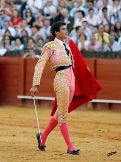 Espartinas's local bullfighter, Agustín Pérez