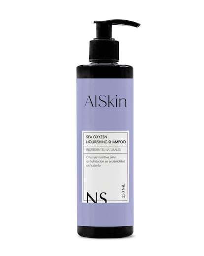 Alskin. Los prados infinitos de Asturias y esa neblina que envuelve su costa parece concentrarse en cada botella de Sea Oxyzen, el champú formulado con spirulina que limpia en profundidad el cabello a la vez que lo nutre y regenera. Esta microalga orgánica es el ingrediente estrella de sus formulaciones de alta cosmética marina, con la que equilibran tanto el cuero cabelludo como la salud del pelo, junto a jugo de aloe vera y extracto de avena. Para el día de la Madre incluyen una promoción del 20 % en su tienda online.