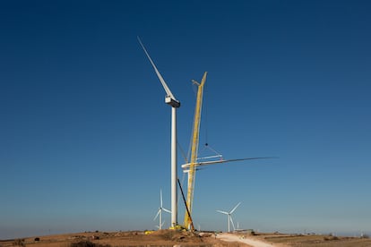 Desmontaje de los componentes de un aerogenerador por parte de RenerCycle. 