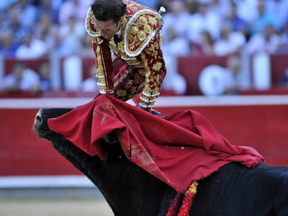 Antonio Ferrera en el momento de ser herido en la feria de Albacete. 