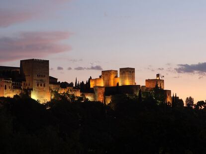 Vista de la Alhambra al atardecer desde el barrio del Sacromente.