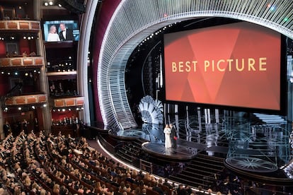 THE OSCARS(r) - The 89th Oscars(r)  broadcasts live on Oscar(r) SUNDAY, FEBRUARY 26, 2017, on the Disney General Entertainment Content via Getty Images Television Network. (Patrick Wymore/Disney General Entertainment Content via Getty Images)
FAYE DUNAWAY, WARREN BEATTY