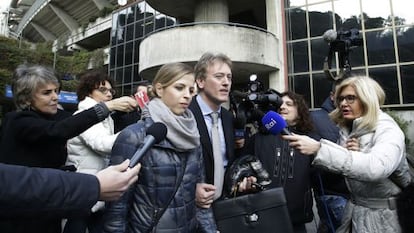 Carolina Kostner, a la sortida de la seu del CONI, després que li comuniquessin la sanció de 16 mesos