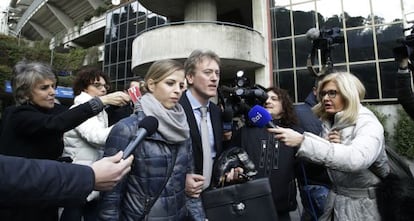 Carolina Kostner, a la sortida de la seu del CONI, després que li comuniquessin la sanció de 16 mesos