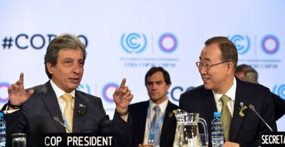 Ban Ki-moon (right) and COP President Manuel Pulgar.