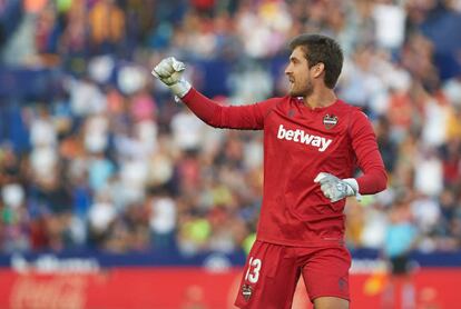 Aitor Fernández, ante el Barça.