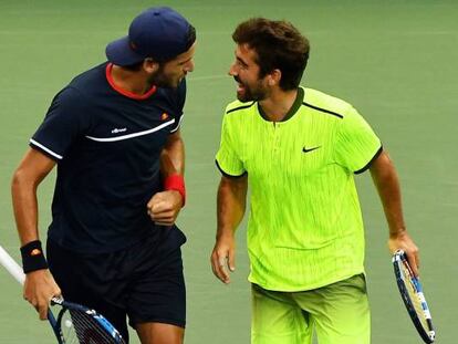 Feliciano y Marc, tras vencer a los Bryan.