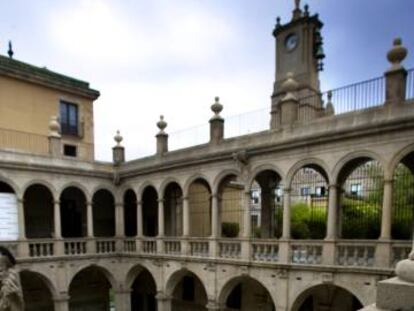El claustre de l'IEC.