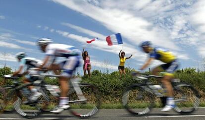 Un momento de la etapa de la 13ª etapa del Tour.