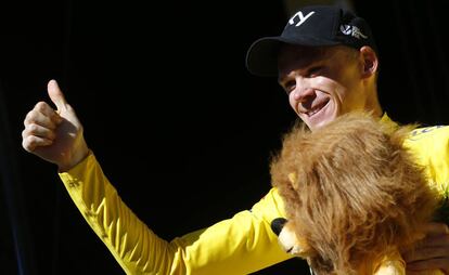 Froome, con el maillot amarillo.