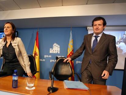 María José Català, exconsejera de Educación, junto al exvicepresidente del Consell, José Císcar.