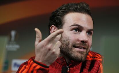 Mata, en una rueda de prensa del M.United