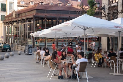 Terrazas en Madrid, donde el concepto de 'tardeo' se instaló para quedarse durante los meses posteriores al encierro por la pandemia.