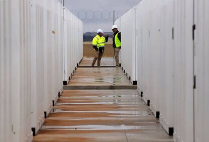 Baterías de litio de Tesla en la reserva de energía de Hornsdale, al sur de Australia