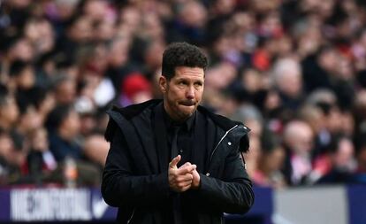 Simeone, durante el Atlético-Real Madrid ganado por el equipo de Solari.