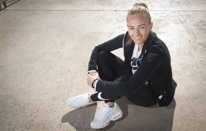 Toni Duggan posa en la Ciudad Deportiva Joan Gamper.