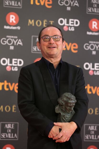 El compositor Pascal Gaigne recibe el Goya a la Mejor Música Original por 'Handía'.
