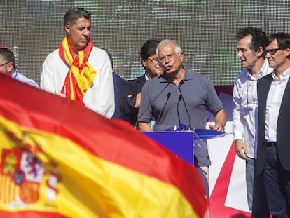 Josep Borrell en la manifestaci&oacute;n del pasado domingo.