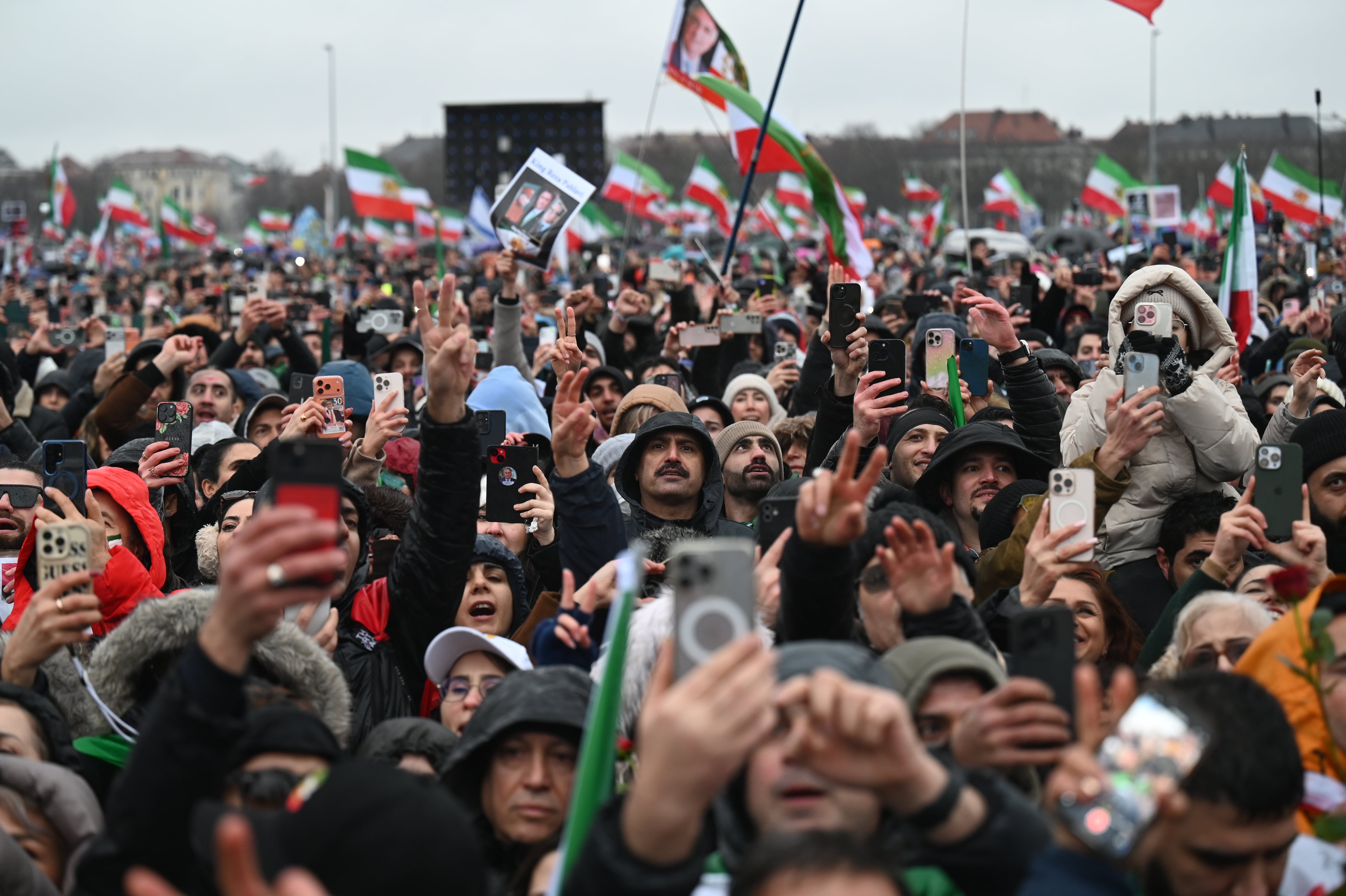 More than 200,000 people march against Iranian authorities on the outskirts of the Munich Security Conference